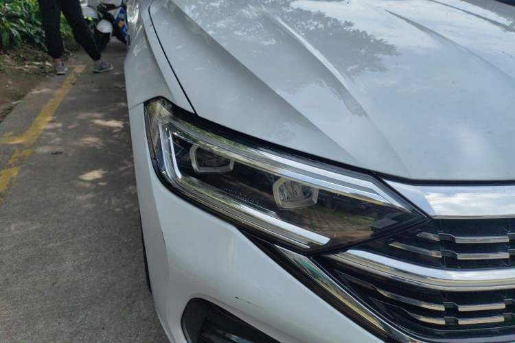 Used Volkswagen Sagitar 2023 300TSI DSG Excellence Edition Right Front Headlight