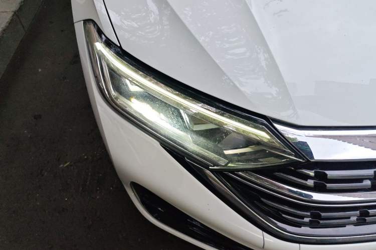 Used Volkswagen Sagitar 2023 280TSI DSG Excellence Edition Right Front Headlight