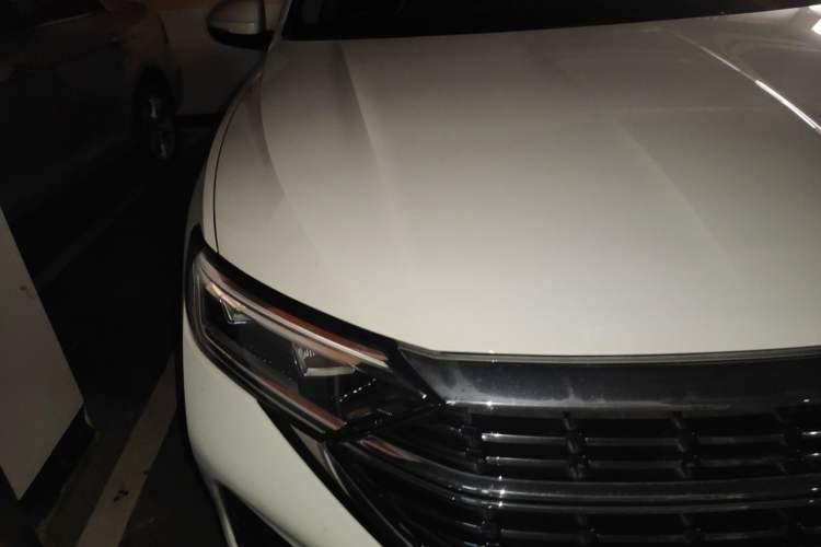 Used Volkswagen Sagitar 2023 300TSI DSG Excellence Edition Right Front Headlight