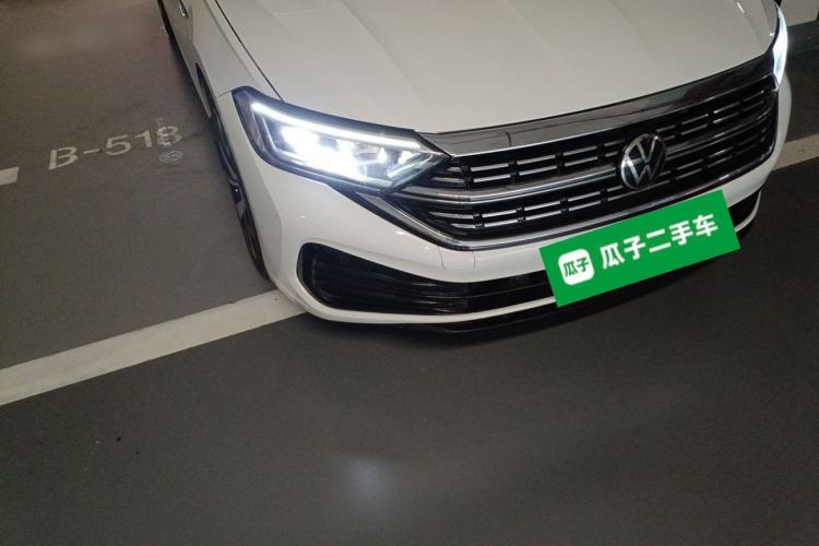 Used Volkswagen Sagitar 2023 300TSI DSG Excellence Edition Right Front Headlight