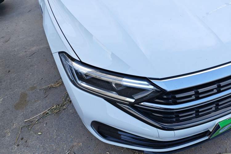 Used Volkswagen Sagitar 2023 300TSI DSG Excellence Edition Right Front Headlight