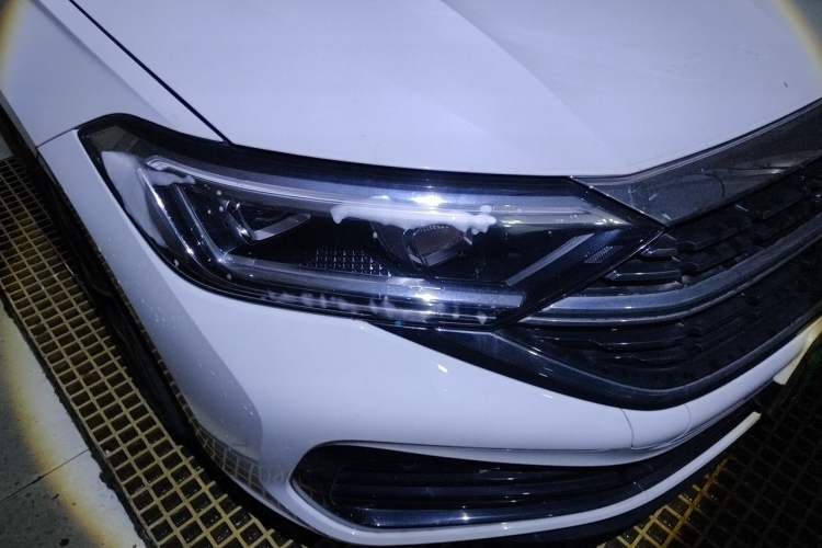 Used Volkswagen Sagitar 2023 300TSI DSG Excellence Edition Right Front Headlight