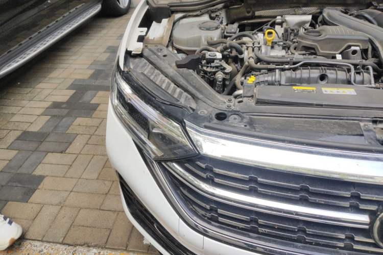 Used Volkswagen Sagitar 2023 300TSI DSG Excellence Edition Right Front Headlight
