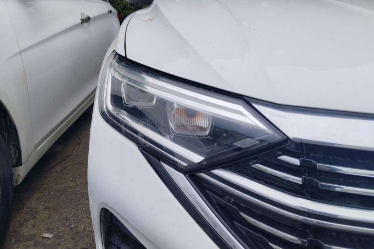Used Volkswagen Sagitar 2023 300TSI DSG Excellence Edition Right Front Headlight