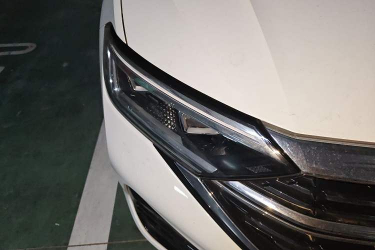 Used Volkswagen Sagitar 2023 300TSI DSG Excellence Edition Right Front Headlight