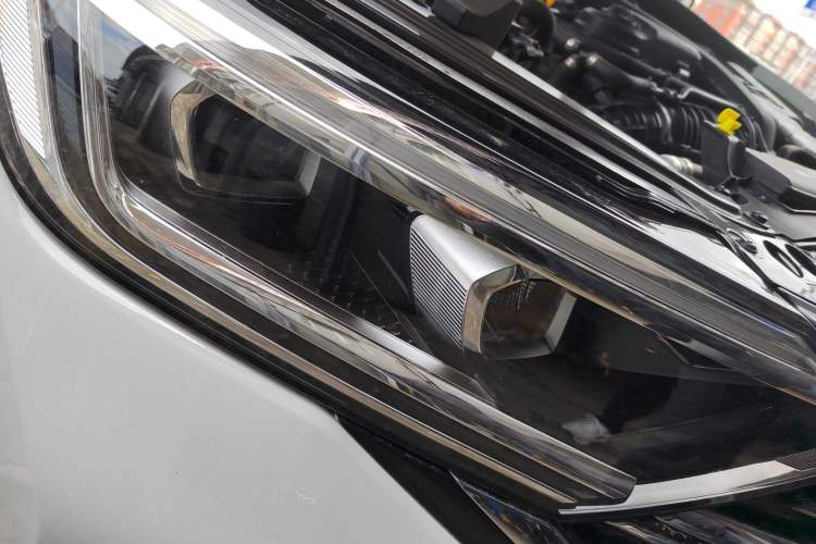 Used Volkswagen Sagitar 2023 300TSI DSG Excellence Edition Right Front Headlight