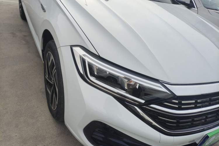 Used Volkswagen Sagitar 2023 200TSI DSG Excellence Edition Right Front Headlight