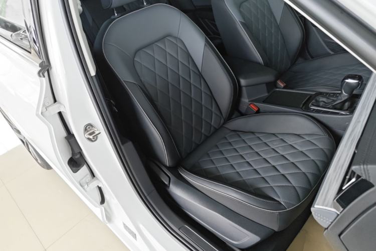 Used Volkswagen Sagitar 2023 300TSI DSG Excellence Edition Right Front Seat