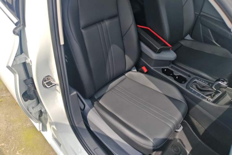 Used Volkswagen Sagitar 2023 300TSI DSG Flyover Edition Right Front Seat