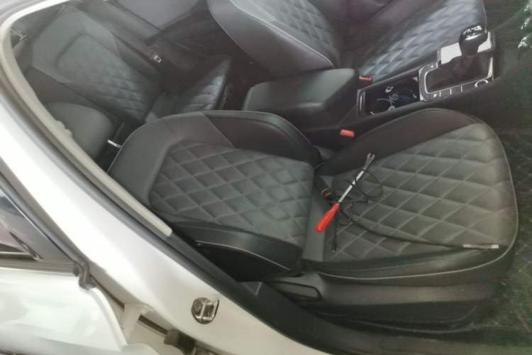 Used Volkswagen Sagitar 2023 300TSI DSG Excellence Edition Right Front Seat