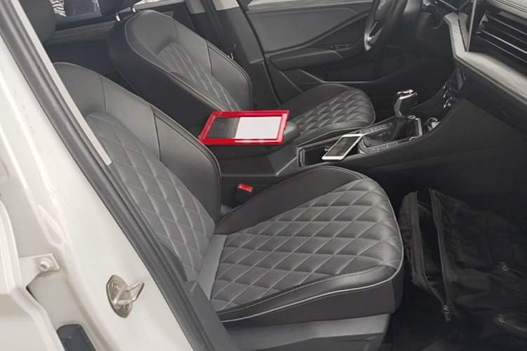 Used Volkswagen Sagitar 2023 300TSI DSG Excellence Edition Right Front Seat