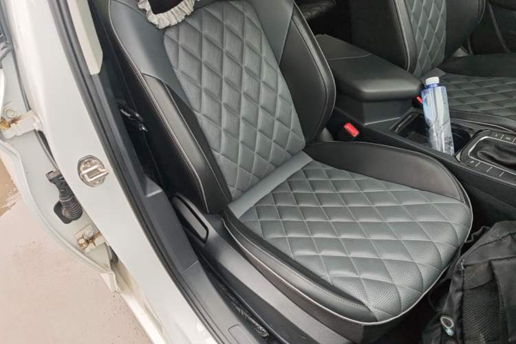 Used Volkswagen Sagitar 2023 300TSI DSG Excellence Edition Right Front Seat