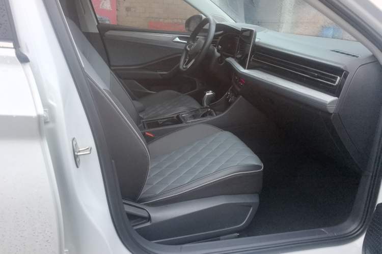 Used Volkswagen Sagitar 2023 300TSI DSG Excellence Edition Right Front Seat