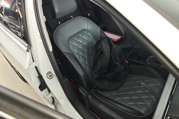 Used Volkswagen Sagitar 2023 300TSI DSG Excellence Edition Right Front Seat