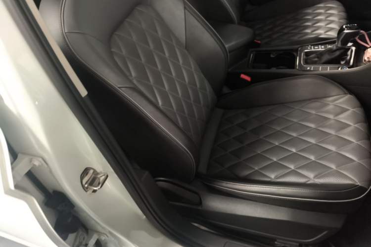 Used Volkswagen Sagitar 2023 300TSI DSG Excellence Edition Right Front Seat