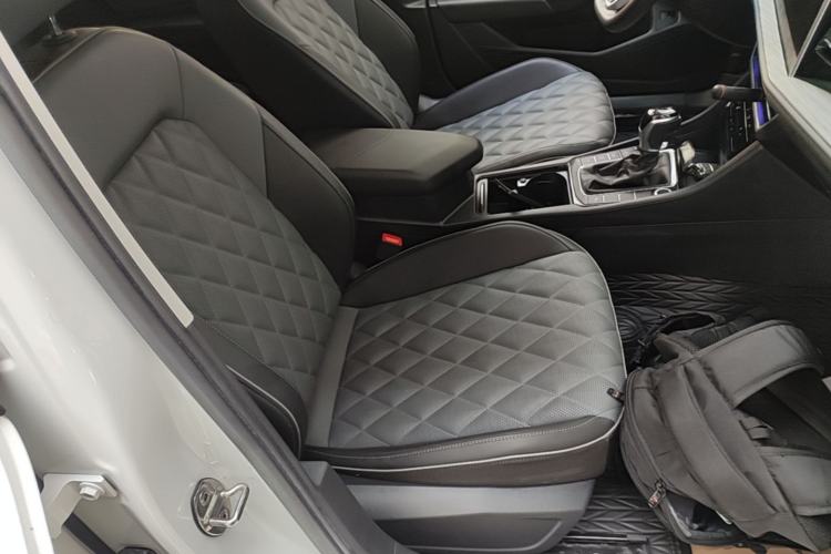 Used Volkswagen Sagitar 2023 280TSI DSG Excellence Edition Right Front Seat