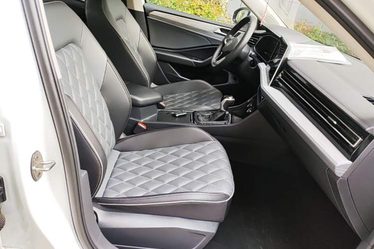 Used Volkswagen Sagitar 2023 300TSI DSG Excellence Edition Right Front Seat