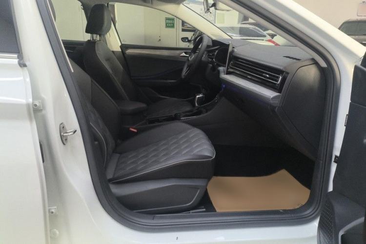 Used Volkswagen Sagitar 2023 300TSI DSG Excellence Edition Right Front Seat