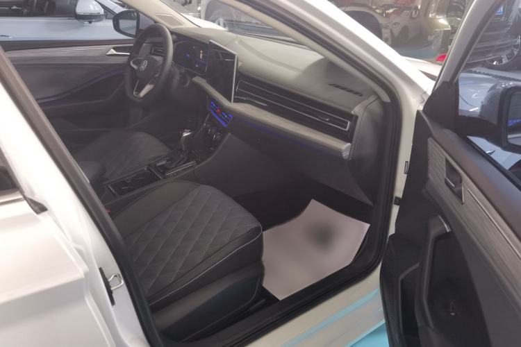 Used Volkswagen Sagitar 2023 300TSI DSG Excellence Edition Right Front Seat