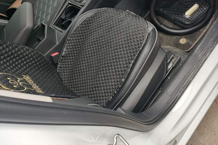 Used Volkswagen Sagitar 2023 300TSI DSG Excellence Edition Right Front Seat