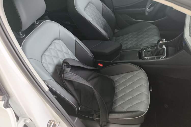 Used Volkswagen Sagitar 2023 280TSI DSG Excellence Edition Right Front Seat