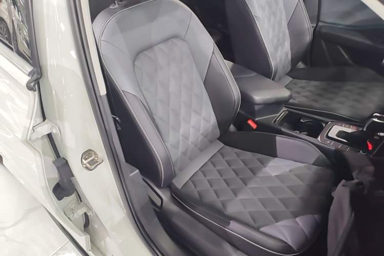 Used Volkswagen Sagitar 2023 280TSI DSG Excellence Edition Right Front Seat