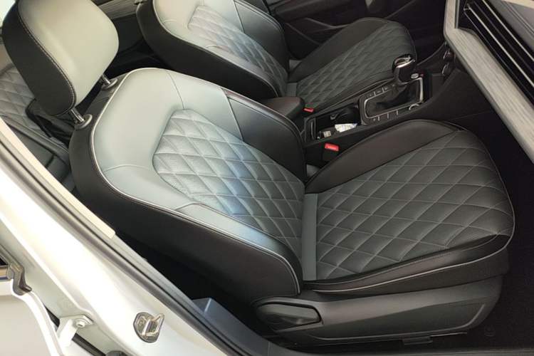 Used Volkswagen Sagitar 2023 300TSI DSG Excellence Edition Right Front Seat