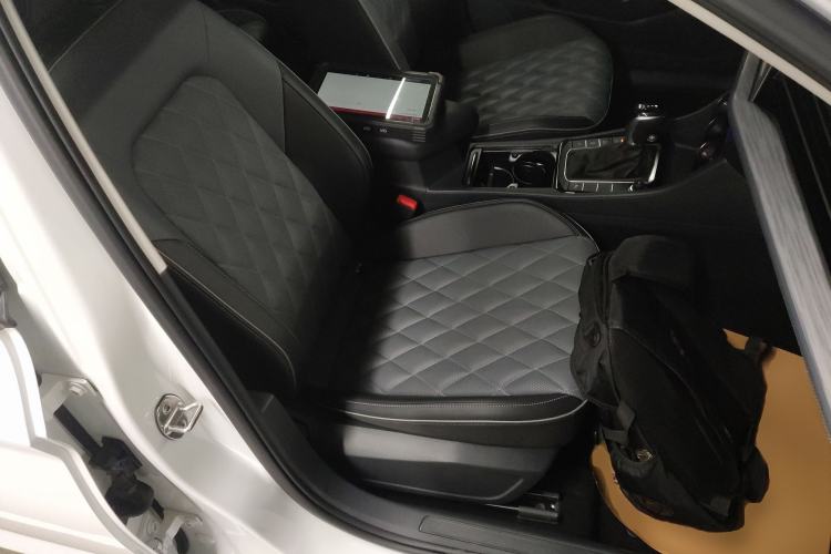 Used Volkswagen Sagitar 2023 300TSI DSG Excellence Edition Right Front Seat
