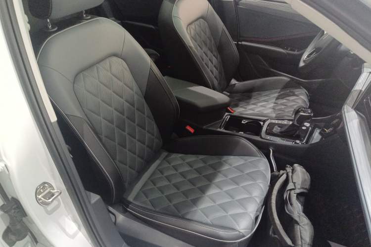 Used Volkswagen Sagitar 2023 300TSI DSG Excellence Edition Right Front Seat