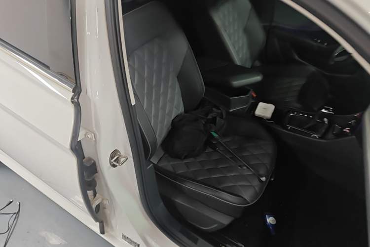 Used Volkswagen Sagitar 2023 300TSI DSG Excellence Edition Right Front Seat