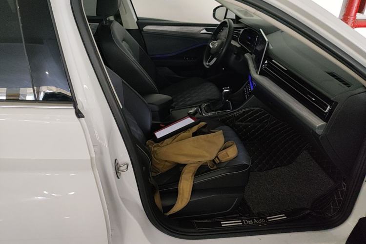 Used Volkswagen Sagitar 2023 280TSI DSG Excellence Edition Right Front Seat