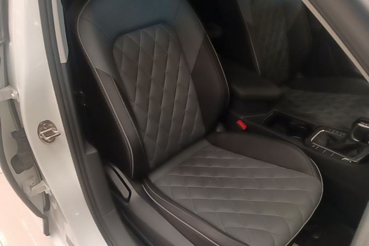 Used Volkswagen Sagitar 2023 300TSI DSG Excellence Edition Right Front Seat