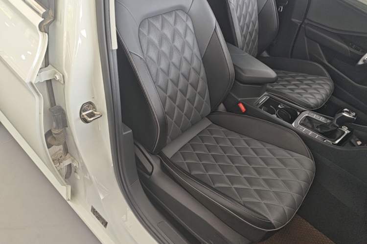 Used Volkswagen Sagitar 2023 200TSI DSG Excellence Edition Right Front Seat