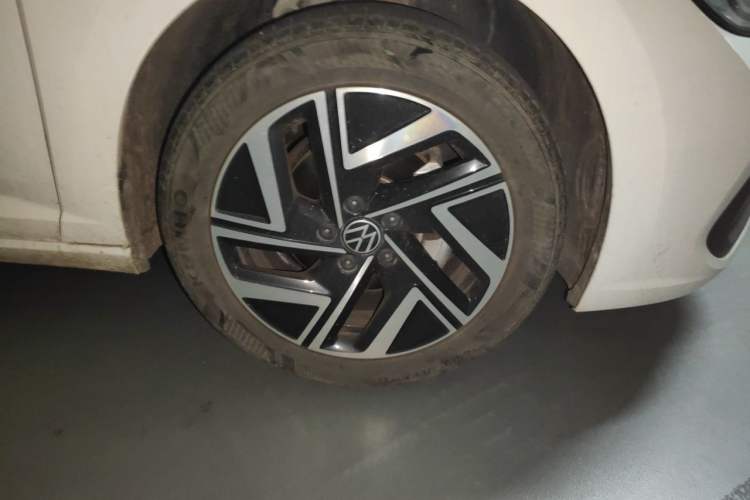 Used Volkswagen Sagitar 2023 300TSI DSG Flyover Edition Right Front Wheel Hub