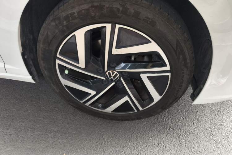 Used Volkswagen Sagitar 2023 200TSI DSG Excellence Edition Right Front Wheel Hub