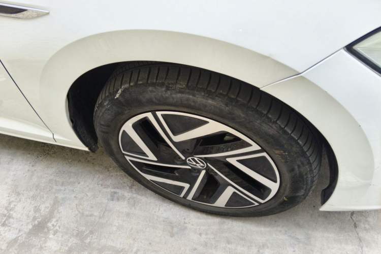Used Volkswagen Sagitar 2023 200TSI DSG Excellence Edition Right Front Wheel Hub