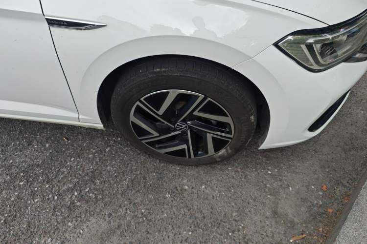 Used Volkswagen Sagitar 2023 280TSI DSG Excellence Plus Edition Right Front Wheel Hub