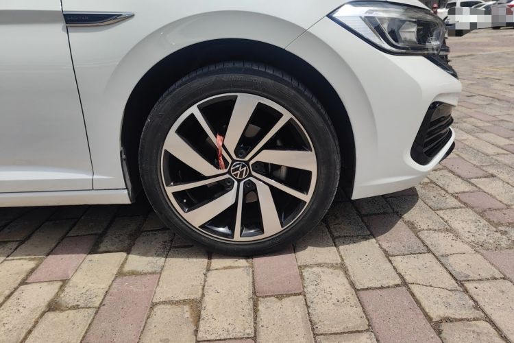 Used Volkswagen Sagitar 2023 300TSI DSG Excellence Edition Right Front Wheel Hub