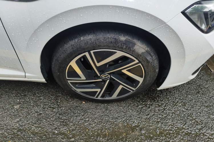 Used Volkswagen Sagitar 2023 200TSI DSG Excellence Edition Right Front Wheel Hub