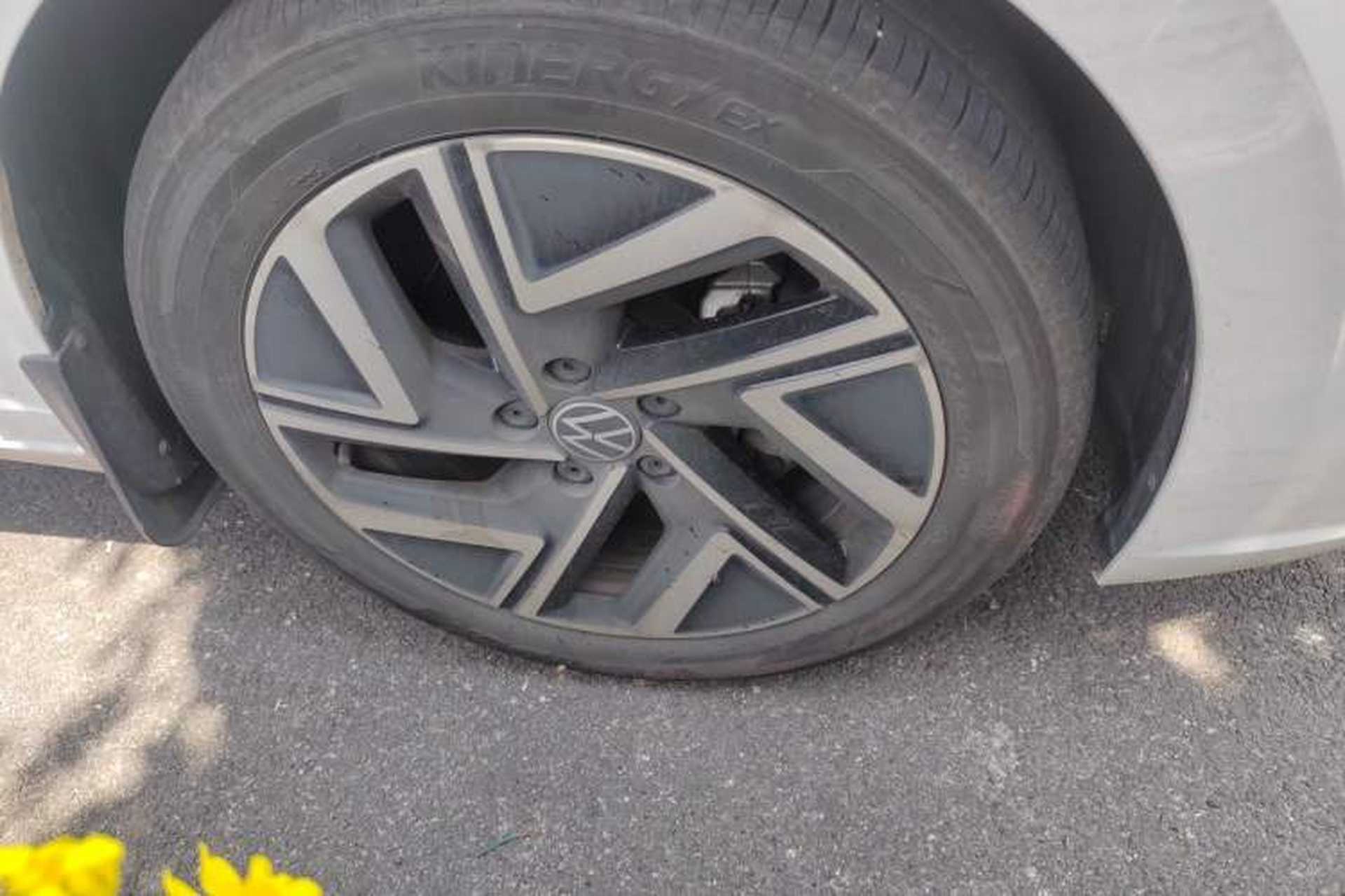 Used Volkswagen Sagitar 2023 300TSI DSG Excellence Edition Right Front Wheel Hub