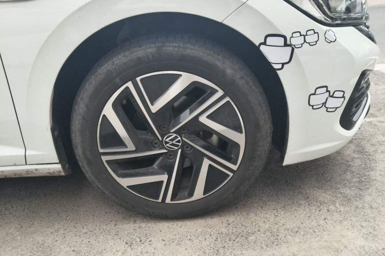 Used Volkswagen Sagitar 2023 300TSI DSG Flyover Edition Right Front Wheel Hub