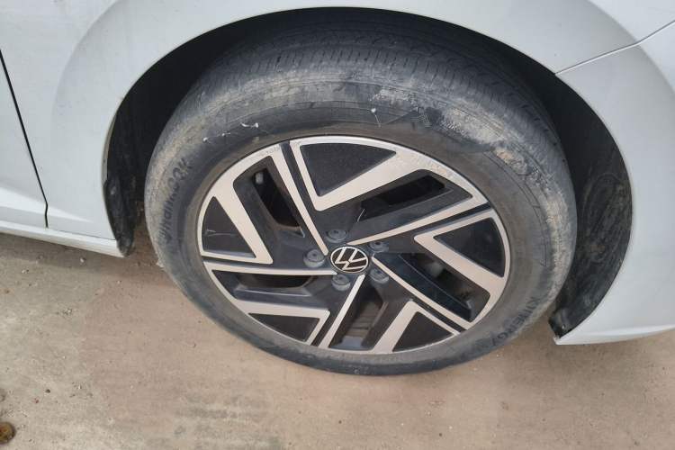 Used Volkswagen Sagitar 2023 280TSI DSG Excellence Edition Right Front Wheel Hub