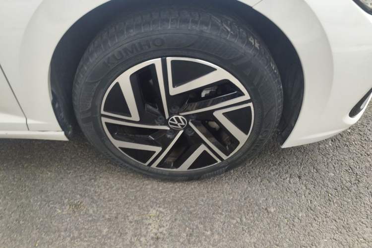 Used Volkswagen Sagitar 2023 280TSI DSG Excellence Edition Right Front Wheel Hub