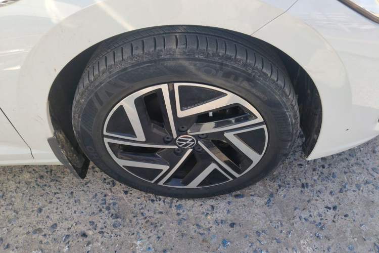 Used Volkswagen Sagitar 2023 280TSI DSG Beyond Lite Edition Right Front Wheel Hub