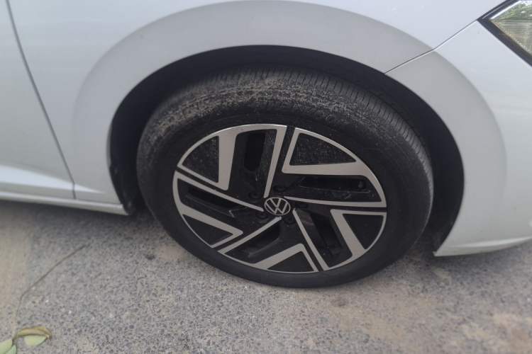 Used Volkswagen Sagitar 2023 280TSI DSG Beyond Lite Edition Right Front Wheel Hub
