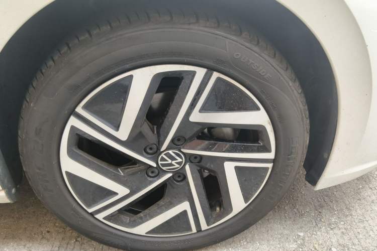 Used Volkswagen Sagitar 2023 300TSI DSG Excellence Edition Right Front Wheel Hub