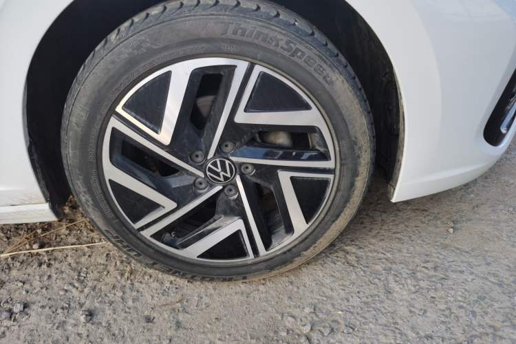 Used Volkswagen Sagitar 2023 280TSI DSG Excellence Edition Right Front Wheel Hub