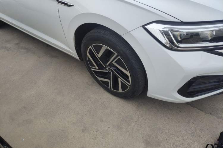 Used Volkswagen Sagitar 2023 200TSI DSG Excellence Edition Right Front Wheel Hub