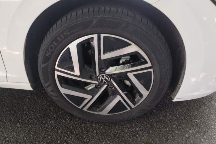 Used Volkswagen Sagitar 2023 280TSI DSG Beyond Lite Edition Right Front Wheel Hub