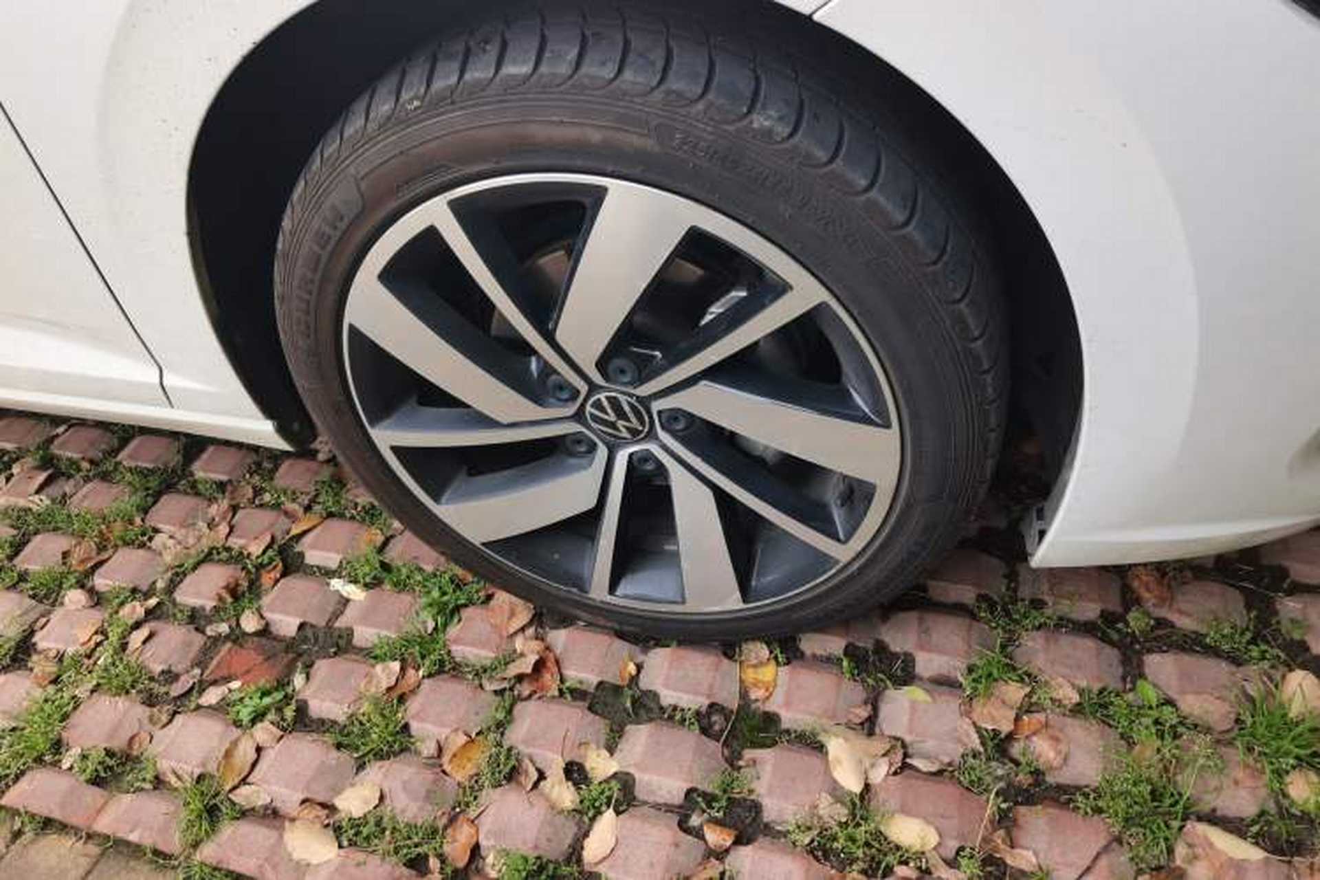 Used Volkswagen Sagitar 2023 300TSI DSG Excellence Edition Right Front Wheel Hub